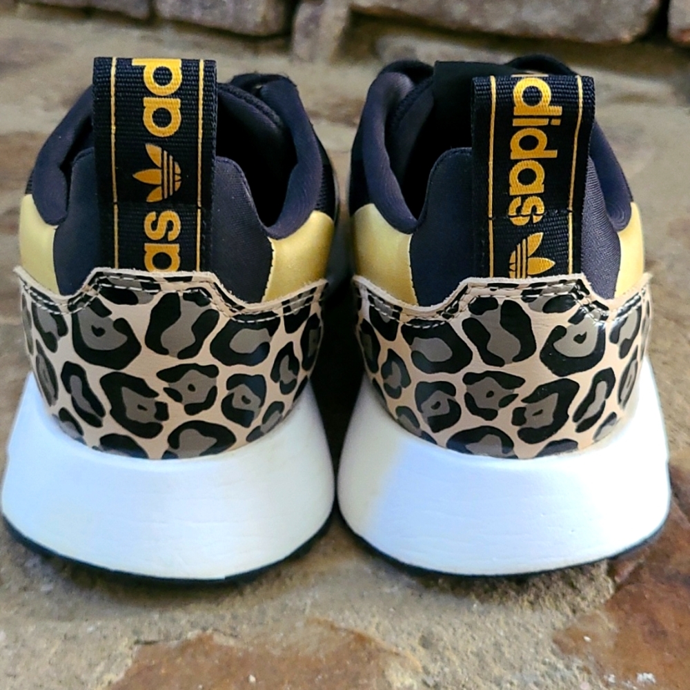 Adidas Black Gold Shoes 6.5 - Picture 2 of 7